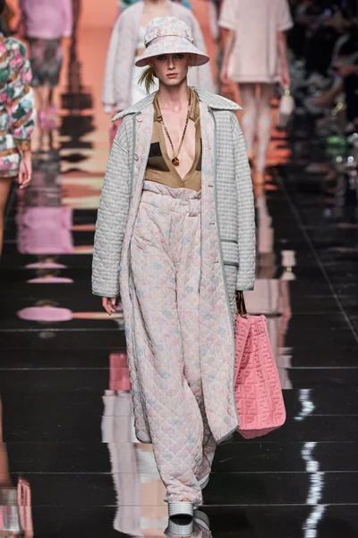 Look 46